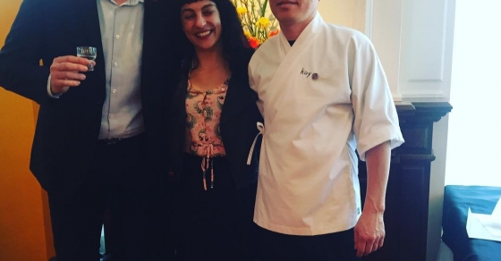 Con los ojos cerrados de alegría, con @comerjapones y Hideki Matsuhisa, los dos Embajadores de la Gastronomía Japonesa 2017 #KoiShunka #Barcelona #Japanese - Roser Amills, escritora mallorquina