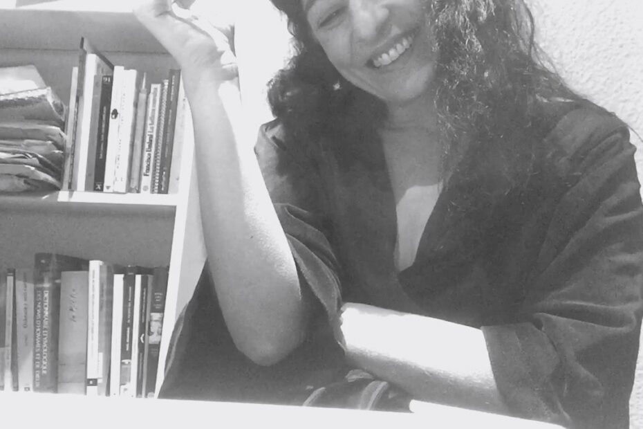 Fotograma del vídeo «Cosas de escritoras», de Roser Amills