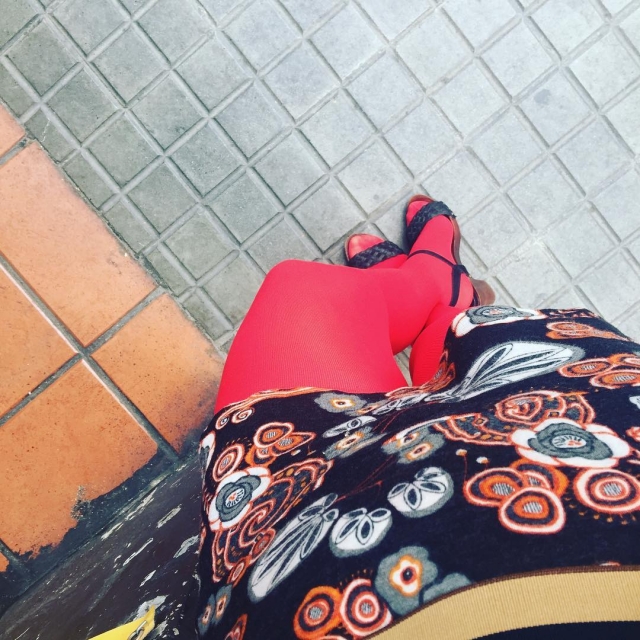 Piernas De Roser Amills Medias Rojas