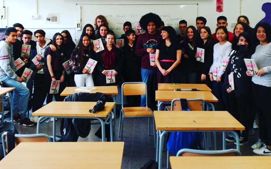 roser amills da una charla a los alumnos de 4° de ESO del INS L'Estatut de Rubi