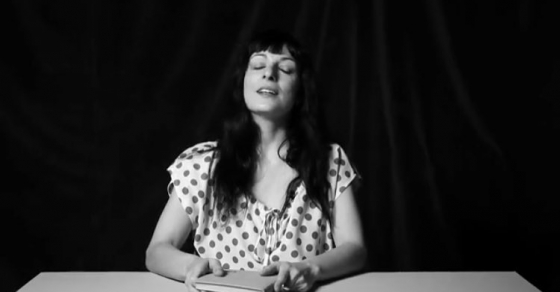 Roser Amills, performance el plaer de la lectura