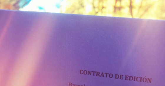 Contrato de edición de mi #novela2017 firmado, pronto os seguiré informando #almasbonitas :)) - Roser Amills, escritora mallorquina