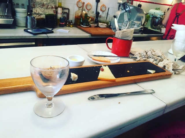 Hoy #brunch grupo Itziar Castro para felicitarnos el súper año viejo - Roser Amills, escritora mallorquina