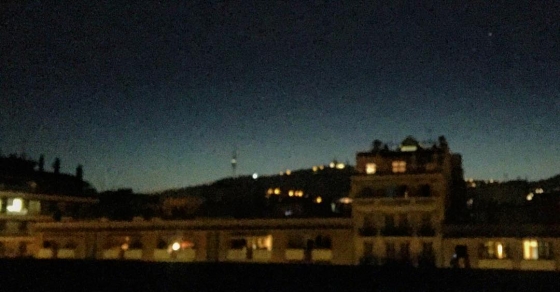 Lo que capta la cámara no es lo que he visto, pero os podéis hacer una idea del cielito lindo de primavera que hay :)) - Roser Amills, escritora mallorquina