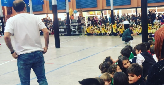 fiesta de la primavera en el colegio de juan, el hijo pequeño de roser amills