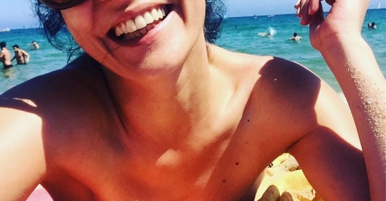 roser amills en la playa