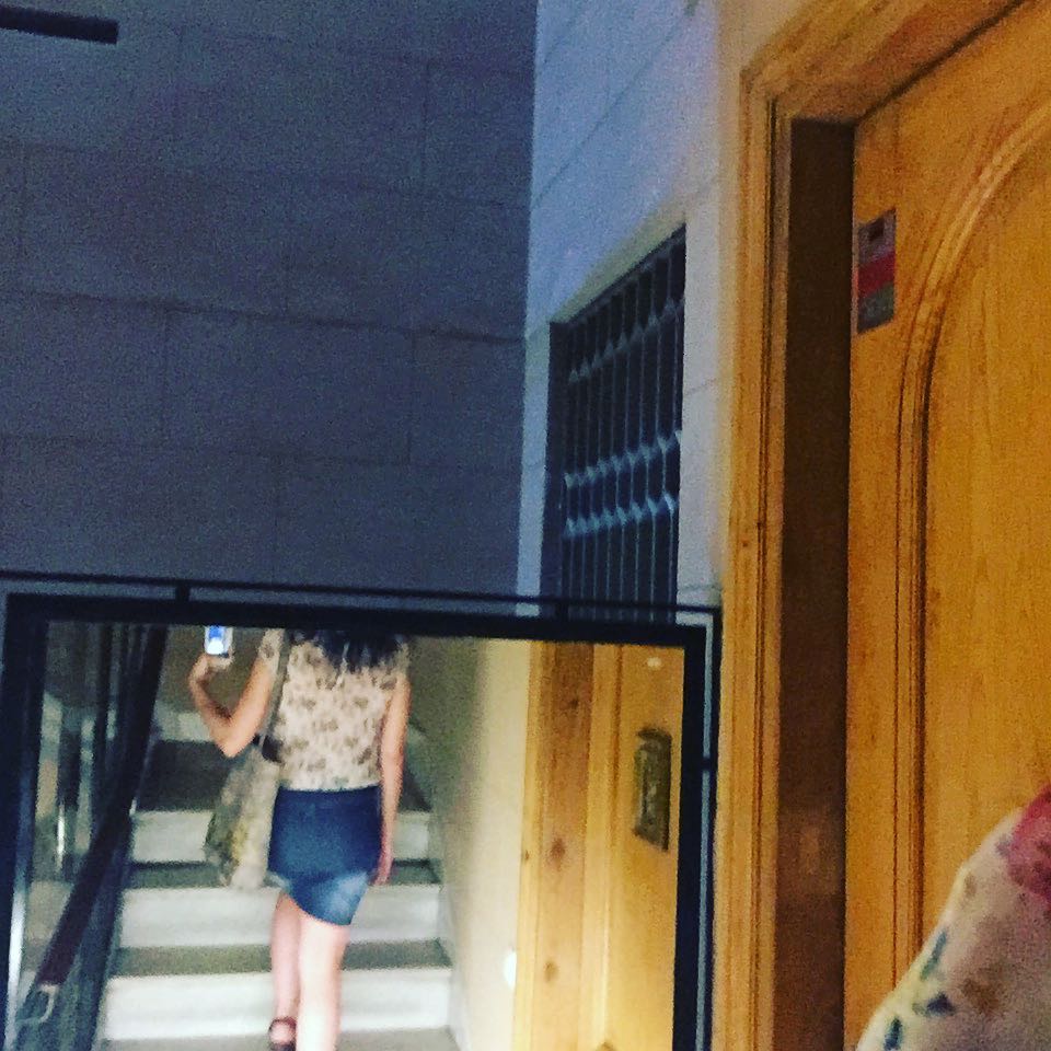 eres un camino y cada umbral los escalones