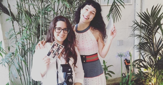 Os va a encantar el #photocall de @vinoafortunado ;)) - Roser Amills, escritora mallorquina