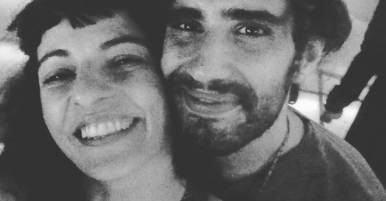 Estamos en una fiesta rara pero con alegría @afromarc86 - Roser Amills, escritora mallorquina