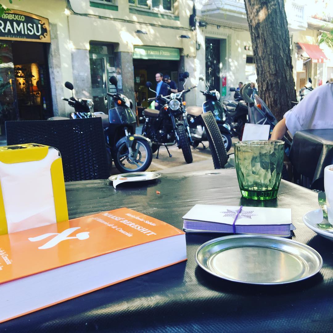 Unas rondas de café más tarde, con #sabinomendez y #martaprats  