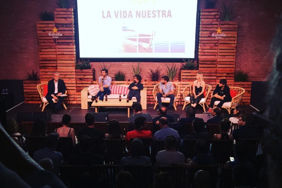 Presentacion Pelicula Dirigida Por Raul Arevalo Para Estrella Damm Con Peter Dinklage Alvaro Cervantes Gia Jons I Marcel Borras