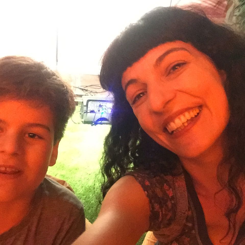 Roser Amills con su hijo Juan