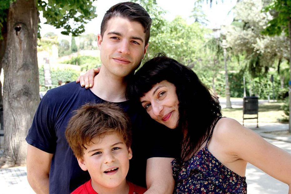 Roser amills con sus hijos, foto de josep ramon guillen