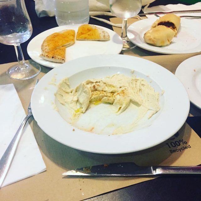 Hoy #brunch grupo Itziar Castro para felicitarnos el súper año viejo - Roser Amills, escritora mallorquina