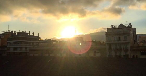 Llegamos a casa y nos recibe este horizonte... #lavidaesmaravillosa ;)) - Roser Amills, escritora mallorquina