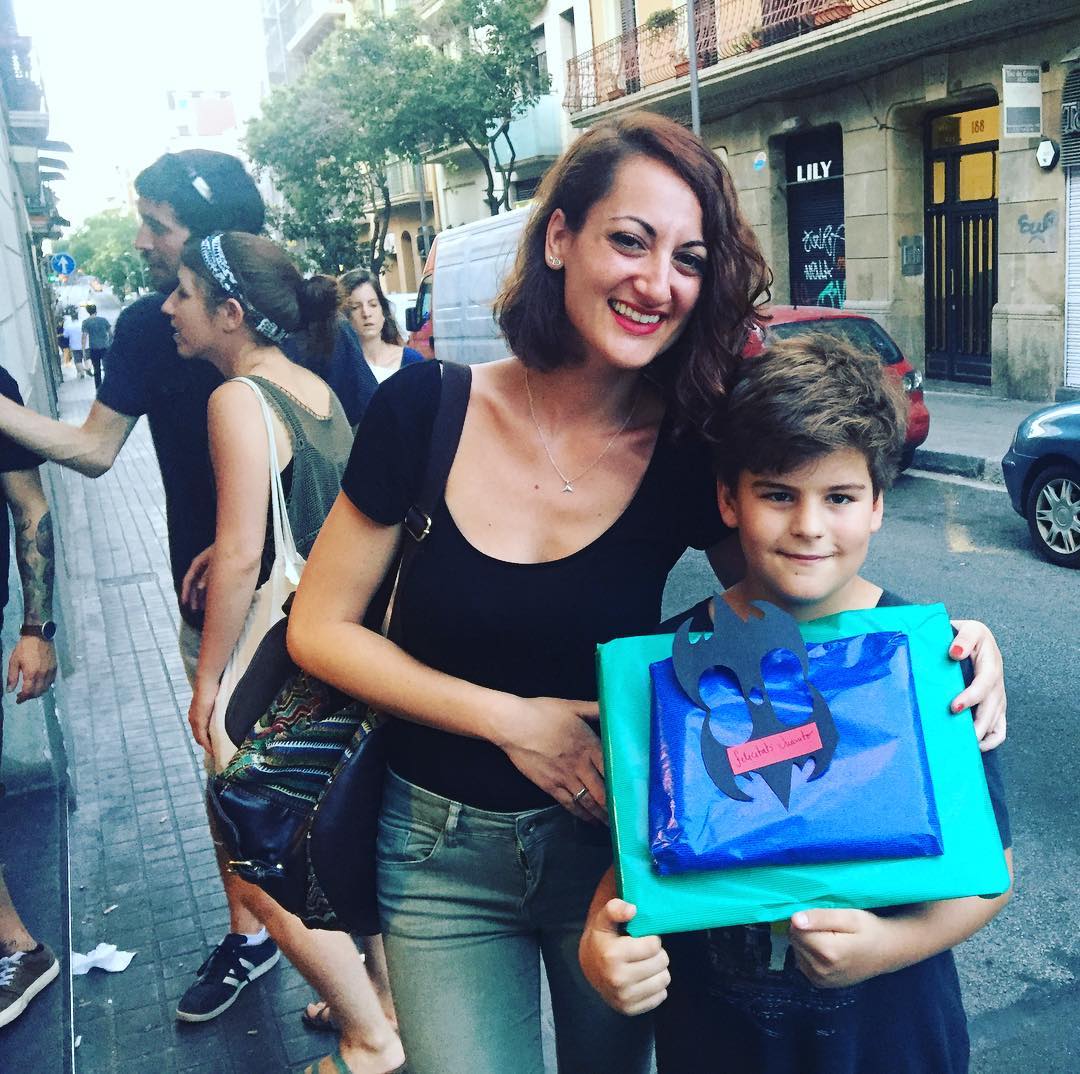 helen capel y juan, el hijo pequeño de roser amills