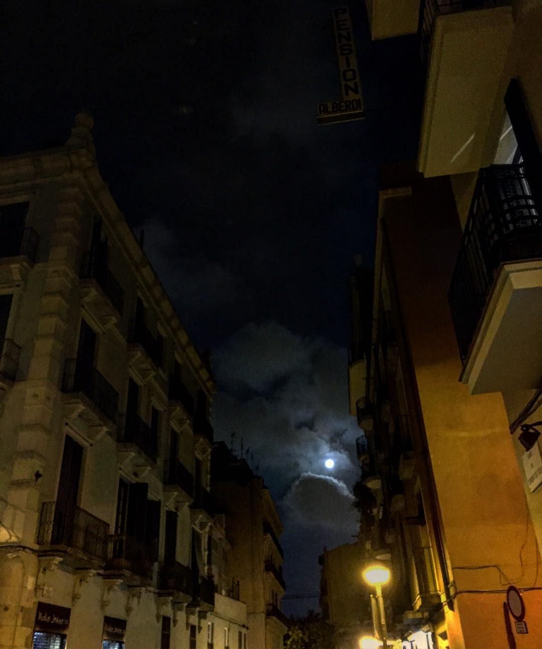 Luna llena barri de Gràcia