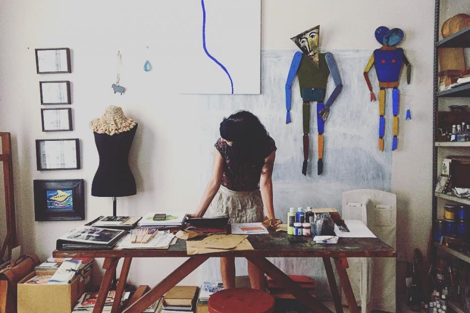 roser amills en el estudio de antonio beneyto