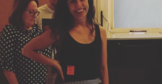 roser amills visita la modelo para metropoli abierta