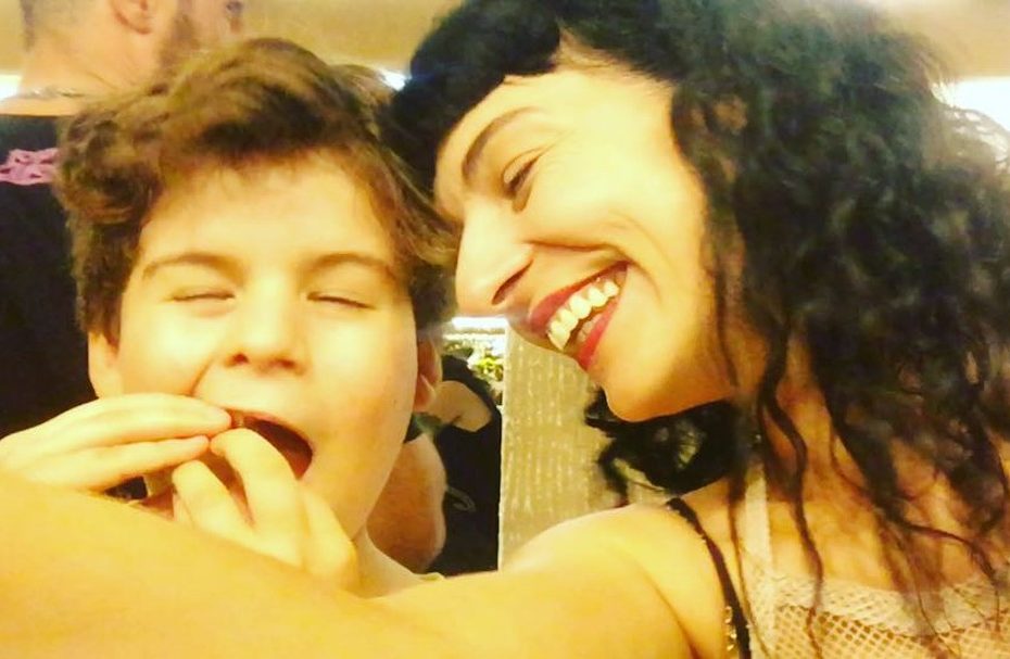 roser amills y su hijo juan