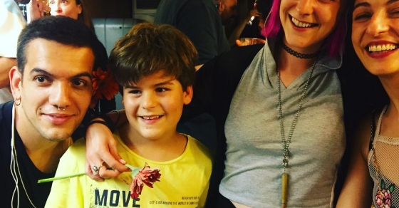 roser amills y su hijo juan en el bar pietro