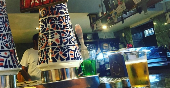 Les #festesdegracia i el @bar_pietro són alegria :)) - Roser Amills, escritora mallorquina