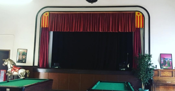 Frente a este escenario un tinto delicioso ;)) - Roser Amills, escritora mallorquina