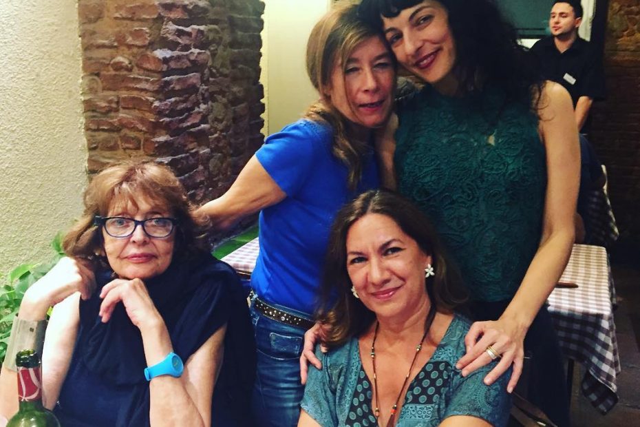Roser Amills con Cristina Fernanz Cubas, Mercedes Adad y Piluca Vega