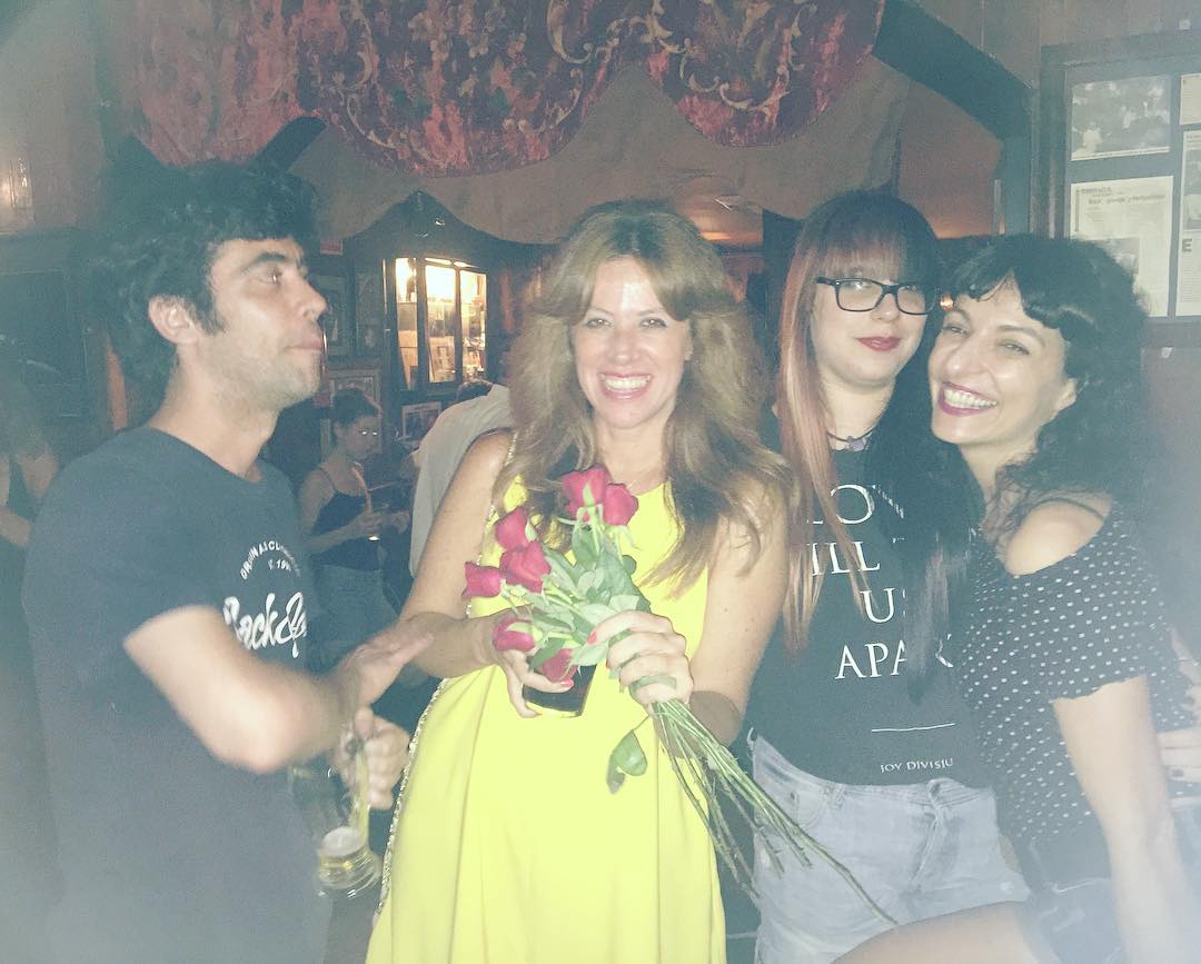 ¿Por qué Vanessa Hogarth tiene todas las rosas ...@colorsofshadow ?