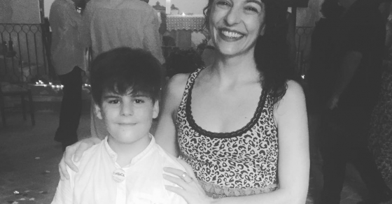 Roser Amills y su hijo juan en la boda de lucia salcedo y david kirkiru