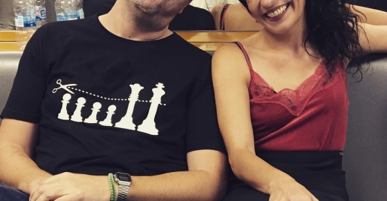 Ja som a la saleta de descompressió de #tardaobertatv3 En uns minuts ens tindreu en pantalla!!! - Roser Amills, escritora mallorquina