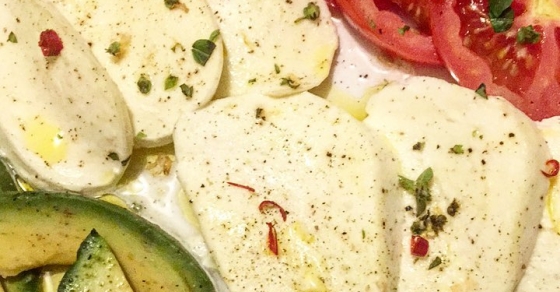 La bandera #tricolore en ensalada de Emidio ;)) - Roser Amills, escritora mallorquina