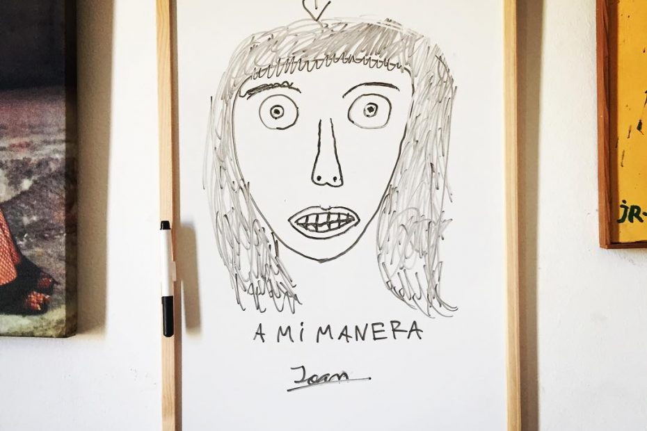 juan, el hijo de roser amills, dibuja a su madre