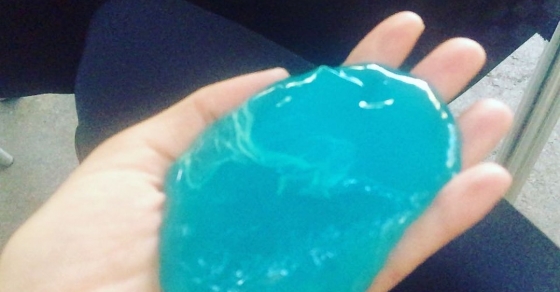 juguete de juan, el hijo pequeño de roser amills