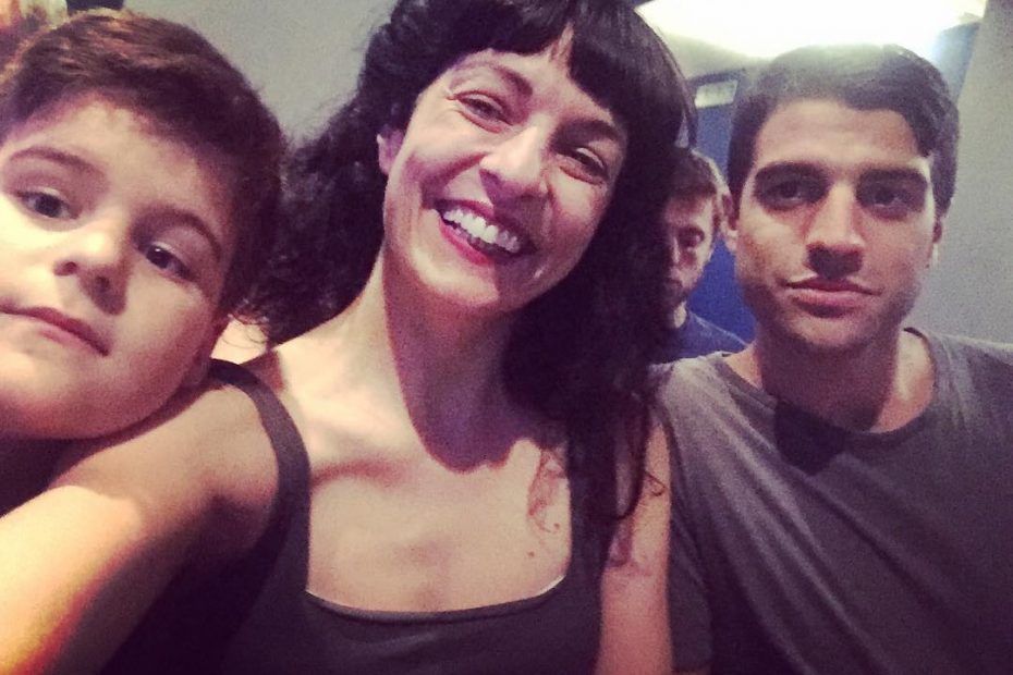 roser amills con sus dos hijos