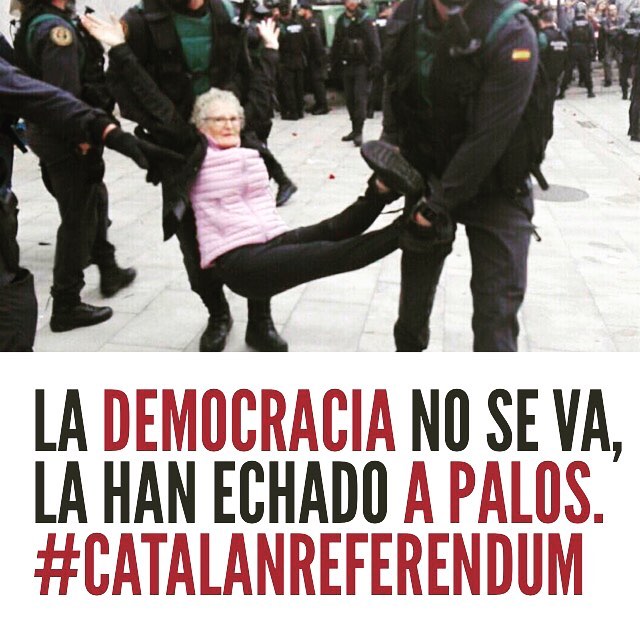 La democracia no se va, la han echado a palos. #CatalanReferendum