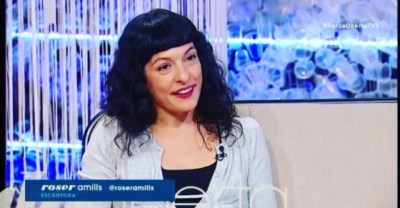 Vau veure el tema de les mares divertides a @tardaobertatv3 ? El trobareu a @tv3cat a la carta: espero comentaris! I em podeu enviar les vostres propostes per mail (el trobareu a la bio). [vestit d’ @ottovanrhuskbcn ] - Roser Amills, escritora mallorquina
