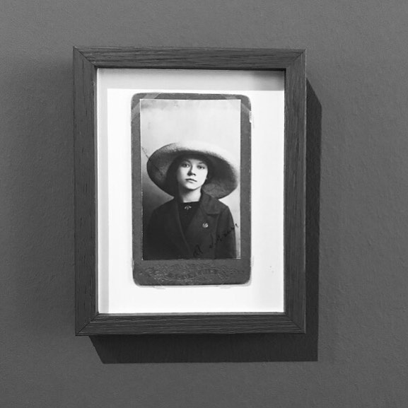 El amor de Asja Lacis & Walter Benjamin no fue sencillo. Algún amor verdadero lo es? #segundaguerramundial #revoluciónrusa #heartbreaker