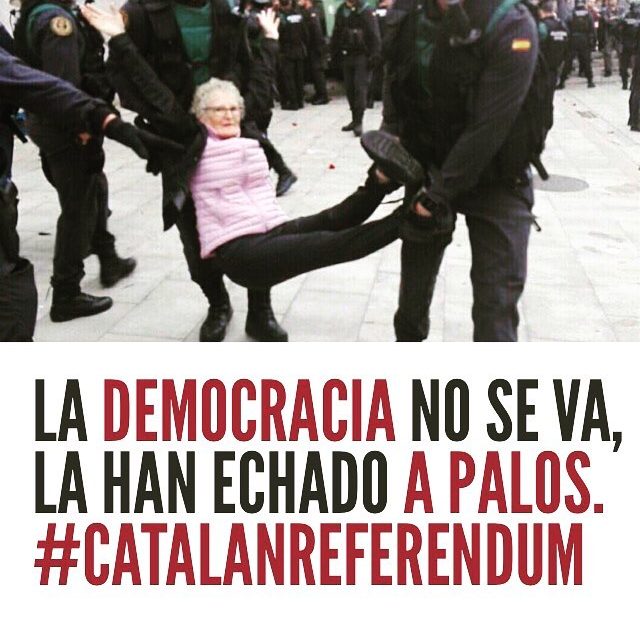 La democracia no se va, la han echado a palos.  #CatalanReferendum
