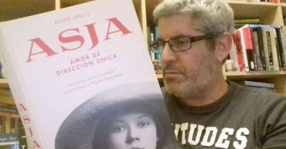 Lector De La Novela Sobre Asja Lacis De Roser Amills