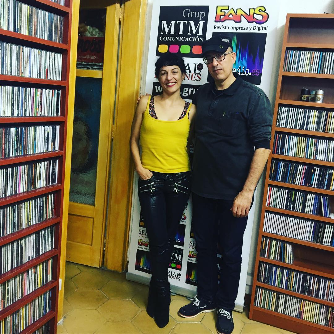 nando gracia entrevista a roser amills en es mi radio Mas que letras