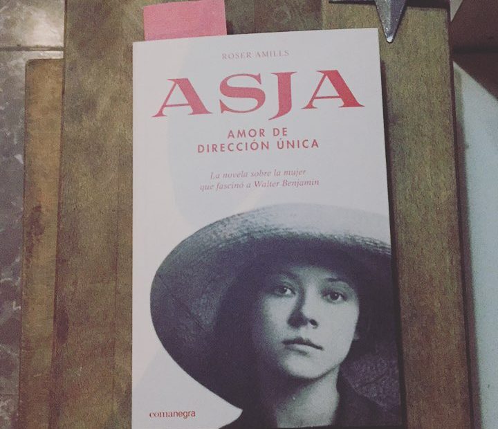 novela sobre Asja Lacis de Roser Amills
