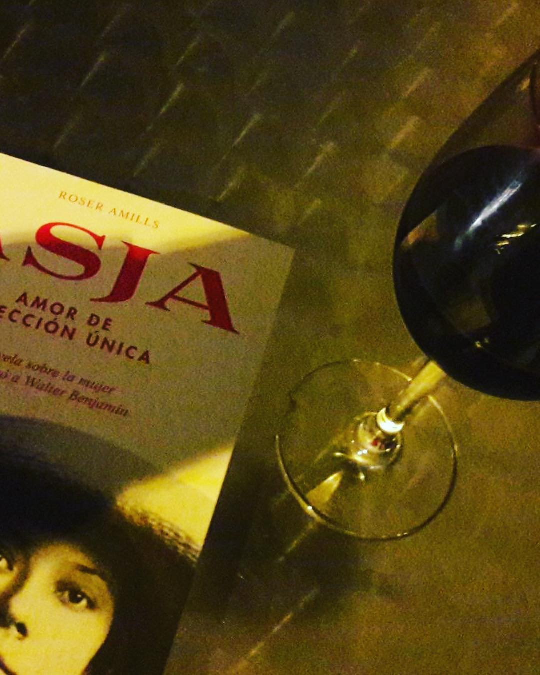 novela sobre Asja Lacis de Roser Amills