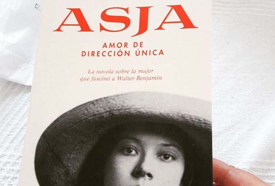 novela sobre asja lacis de roser amills