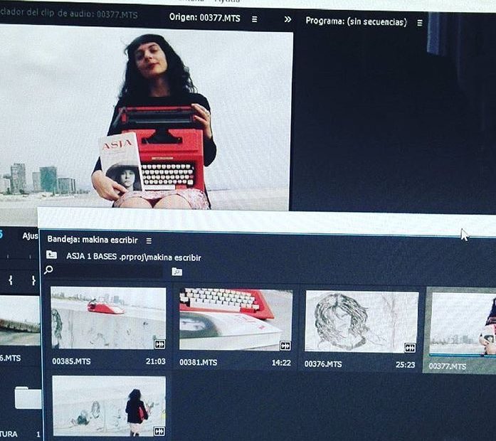 performance de roser amills con documentalidades para la novela sobre Asja Lacis de Roser Amills