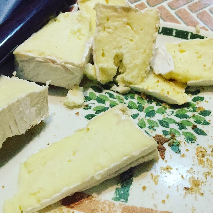 Cenamos? Ya que nos dan la democracia con queso…