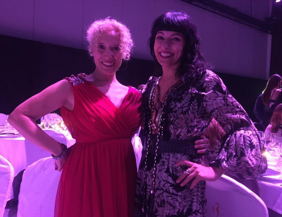 roser amills con Alicia G Escribano de 25TV