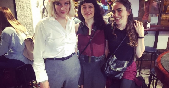 Roser Amills Con Amigas Barri De Gracia