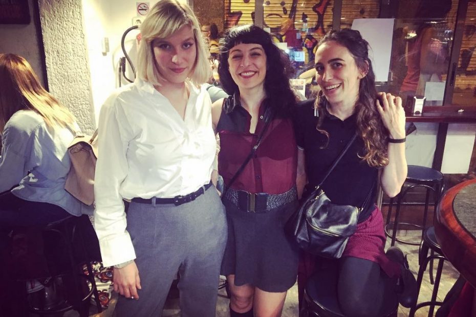 Roser Amills Con Amigas Barri De Gracia