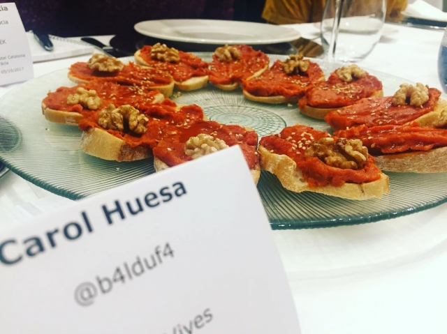 Roser Amills conferencia durante la cena del Trinxat de Carol Huesa